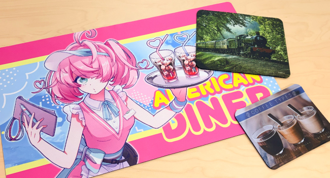 フルカラー印刷の大型アニメイラストデスクマットと写真プリントの四角型マウスパッド